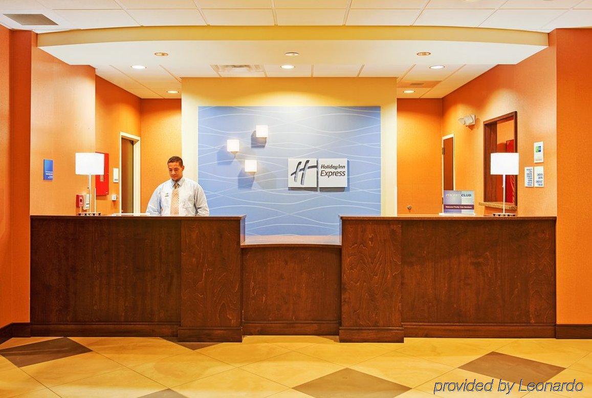 Holiday Inn Express And Suites Houston North - Iah Area, An Ihg Hotel Экстерьер фото