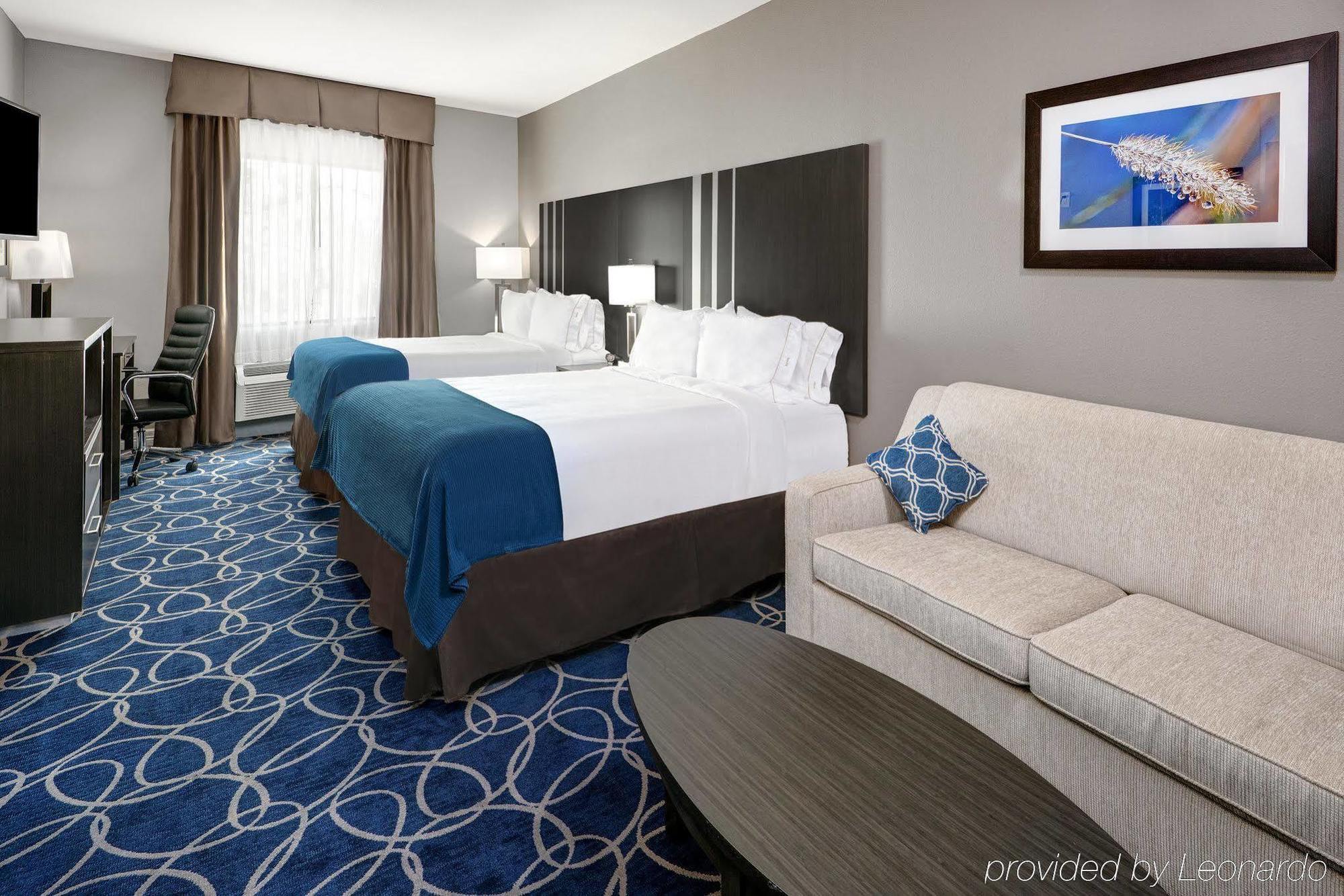 Holiday Inn Express And Suites Houston North - Iah Area, An Ihg Hotel Экстерьер фото